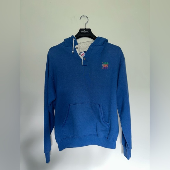 NOW AVAILABLE AT 2STIGO.THRIFT 🚨
HBO HOODIE AVAILABLE FOR SIZE LARGE ‼️ - Picture 1 of 1